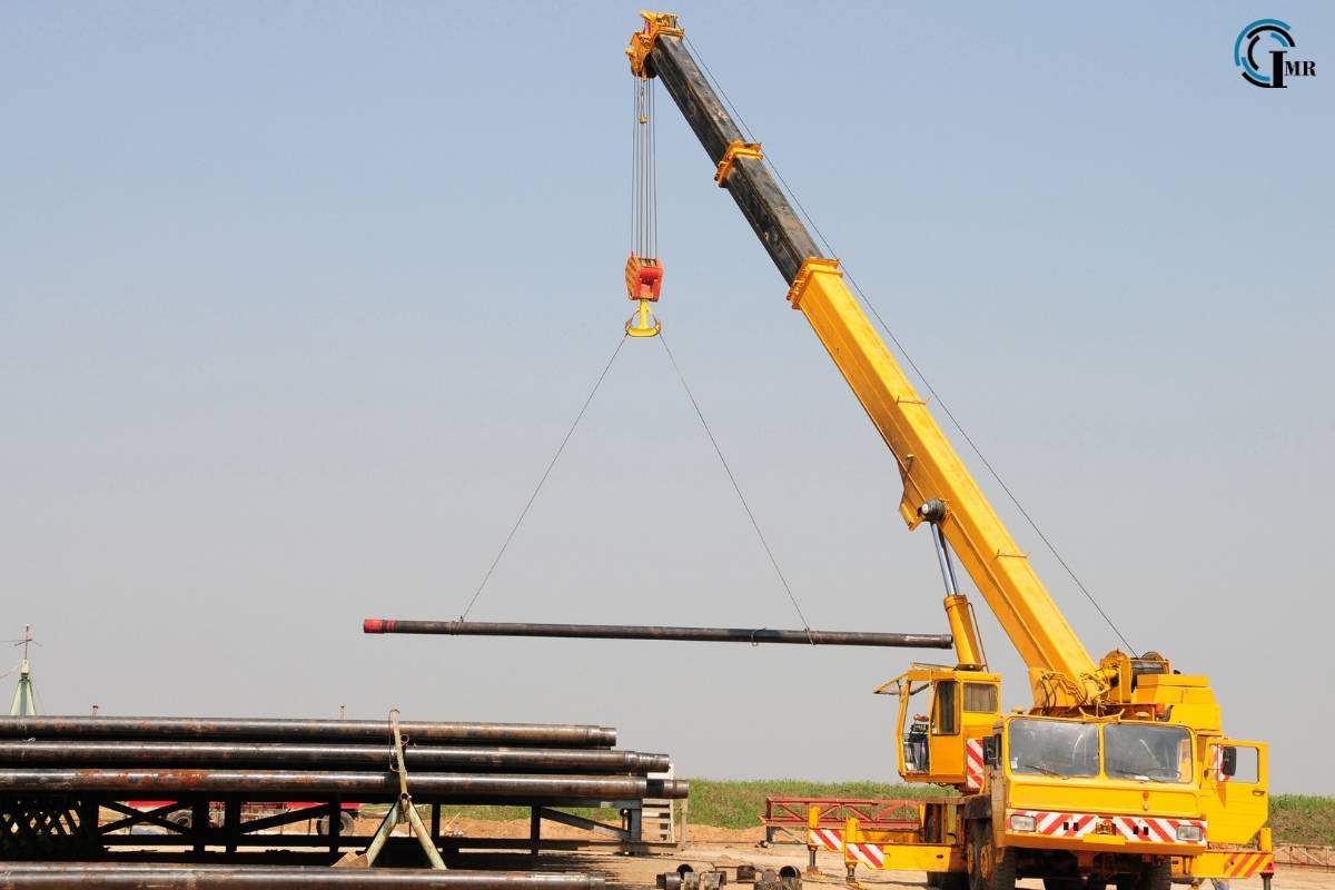 Key Differences Between Cranes vs. Manual Lifting | Insider Market Research