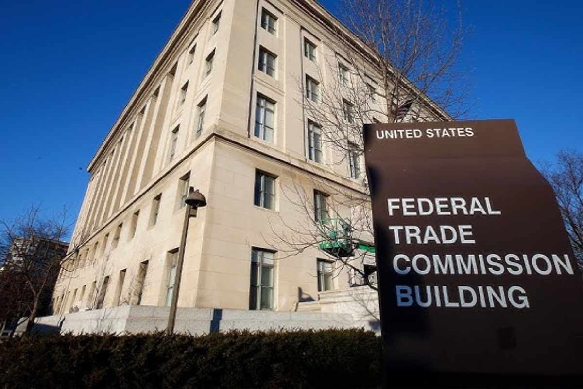 Federal Judge Overturns FTC Ban on Noncompete Agreements