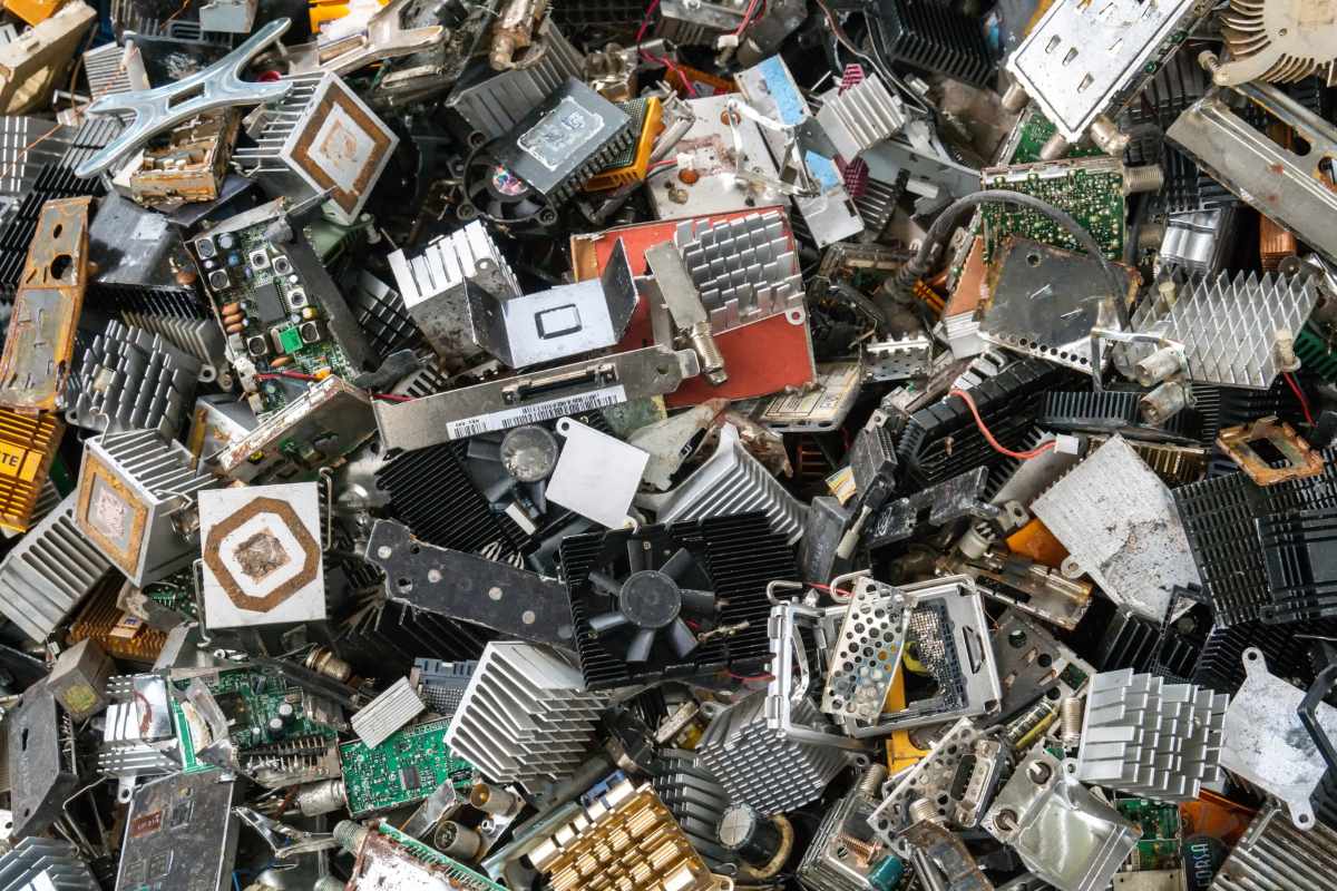 The Growing Crisis of Electronic Waste (E-Waste): A Global Environmental Challenge