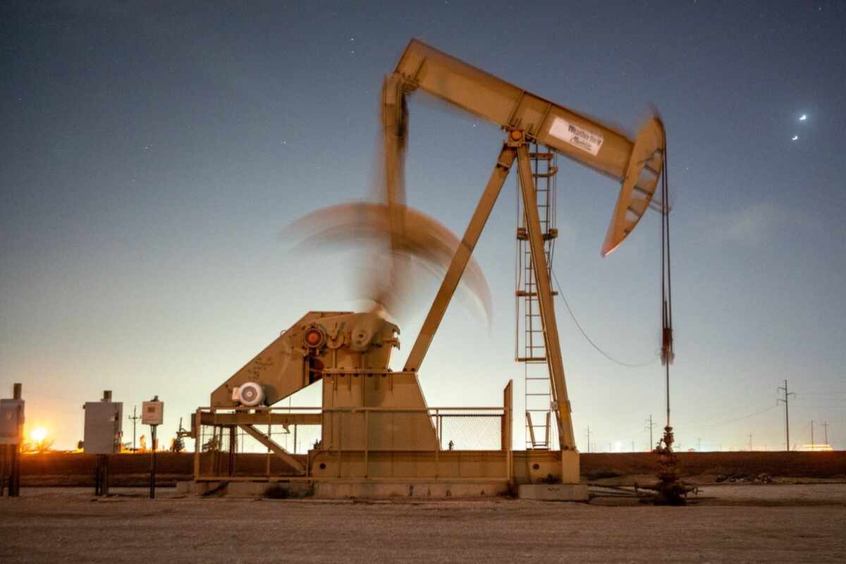 Bearish Sentiment Dominates Oil Market Amid Demand Concerns