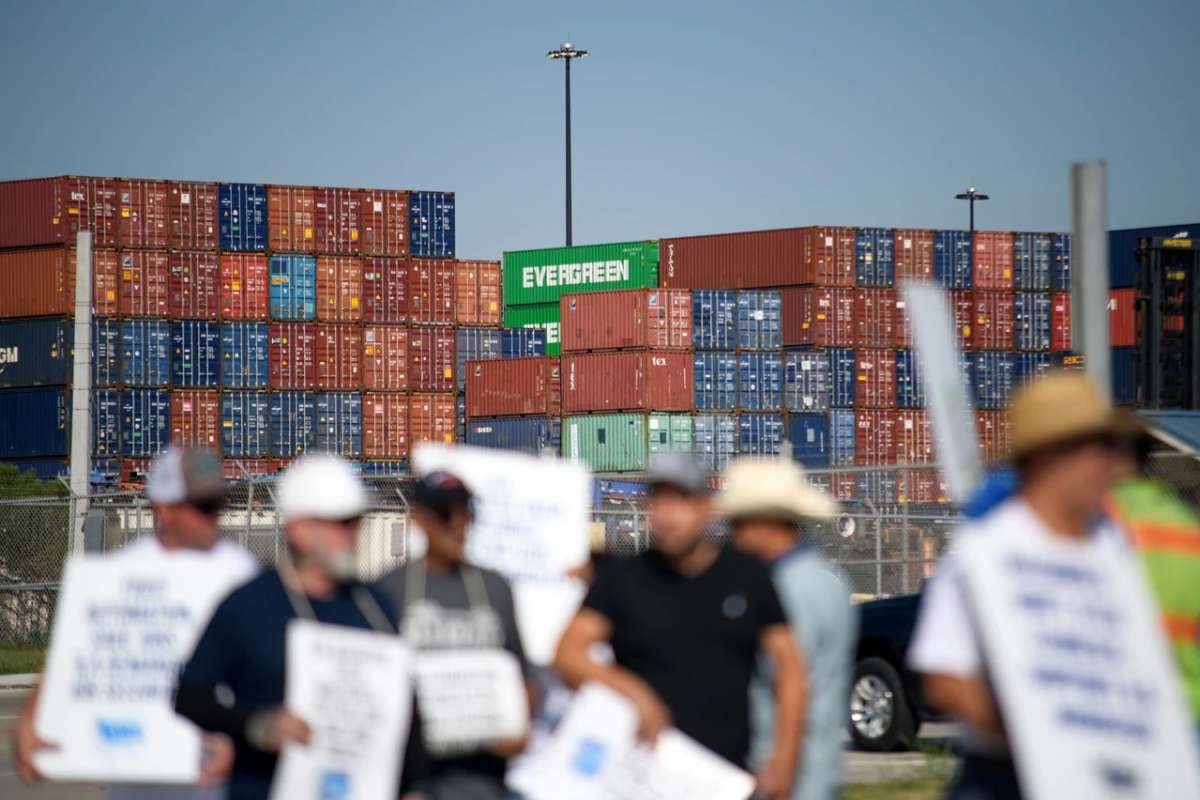 U.S. Dockworkers Strike Suspended, Averting Potential Supply Chain Crisis